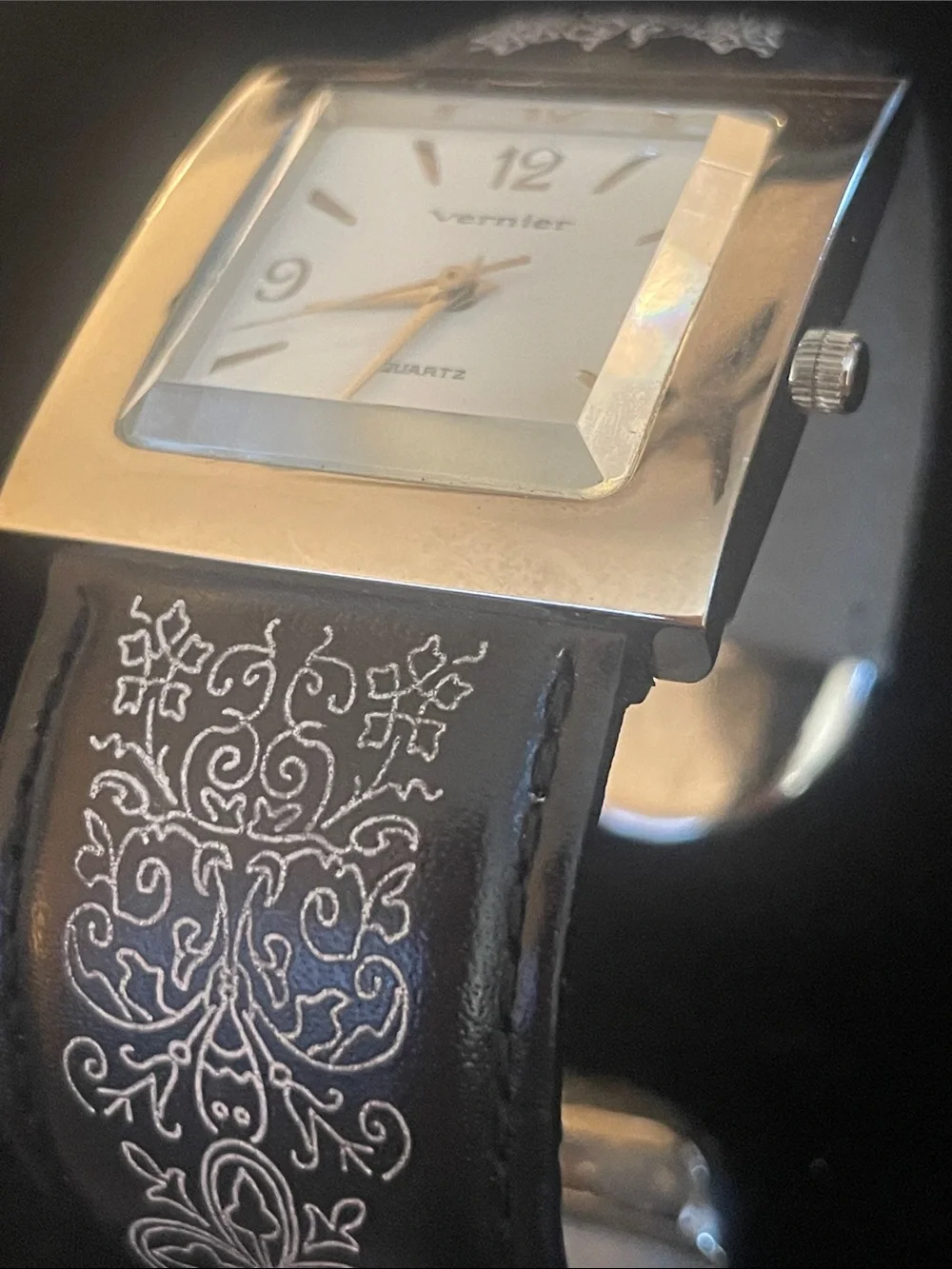 Vintage Vernier Black Decorative Leather Strap! Runs well gorgeous!